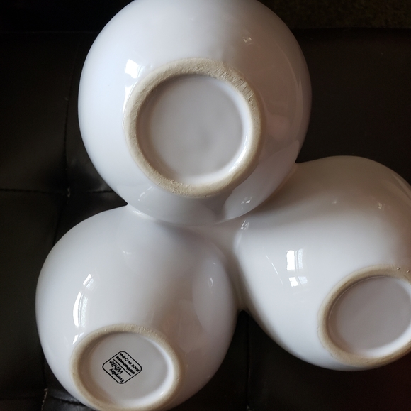 White condiment, sauce, dip dish - Picture 4 of 5